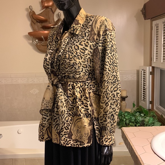 Vintage Won Moa Animal Print Top - Picture 5 of 9